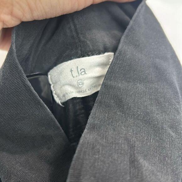 T.La Turtleneck Long Sleeve Top Minimalist Layering Piece - Picture 3 of 6